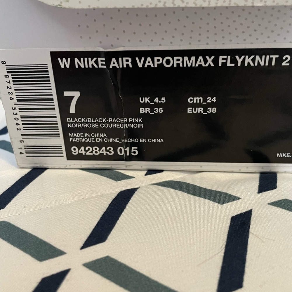 Nike Black and Multicolor Vapormax Flyknit Shoes - Picture 9 of 9
